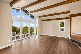 4758 153rd Ave SE in Bellevue, WA - Building Photo - Building Photo