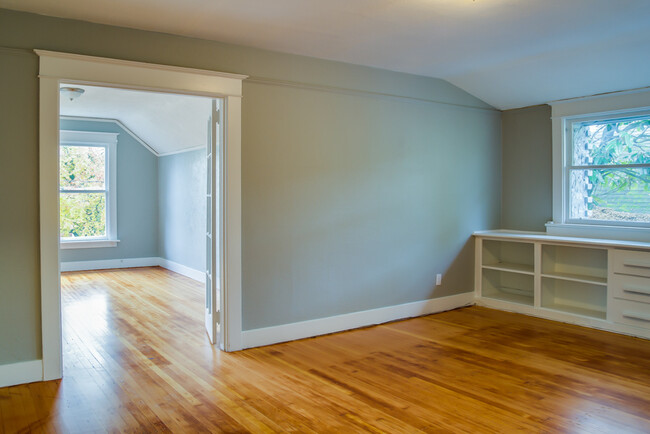 525 N Simpson St in Portland, OR - Building Photo - Building Photo