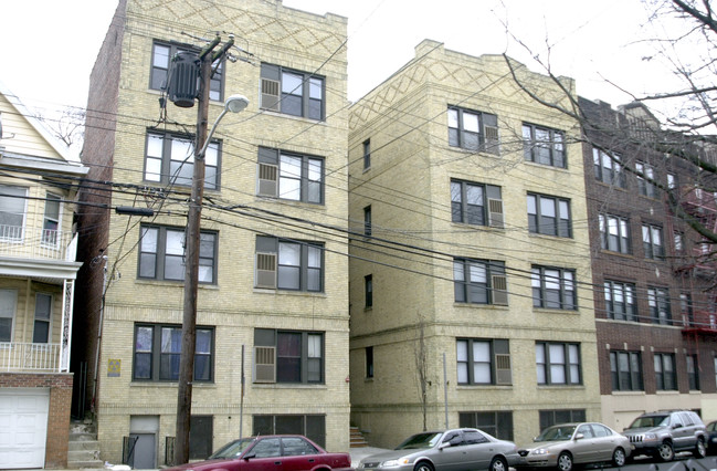 160 Bergen Ave in Jersey City, NJ - Building Photo - Building Photo