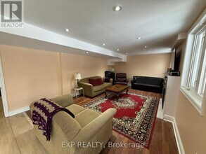 67 Ames Crescent in Aurora, ON - Building Photo - Building Photo