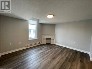 69 E Main St in Welland, ON - Building Photo - Building Photo