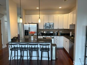 2243 N Lister Ave in Chicago, IL - Building Photo - Building Photo