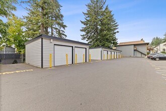 Treecrest Burnside in Portland, OR - Building Photo - Building Photo