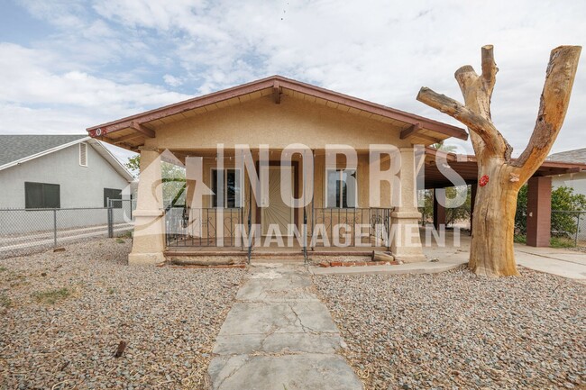 property at 208 W 10th St