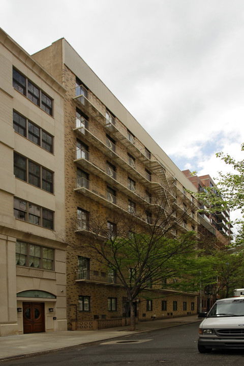 518 E 80th St in New York, NY - Building Photo