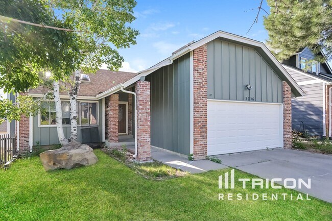 property at 3606 S Gibralter Cir