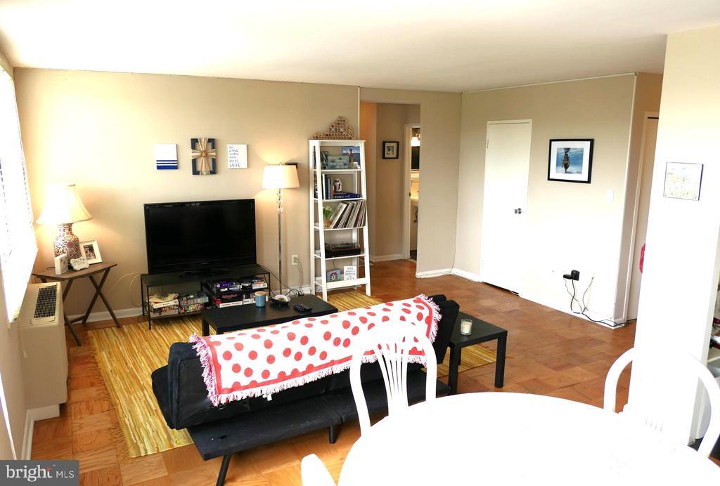 6631 Wakefield Dr in Alexandria, VA - Building Photo