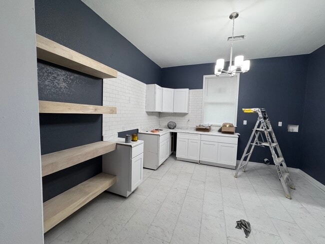 1519 W 46th St, Unit A