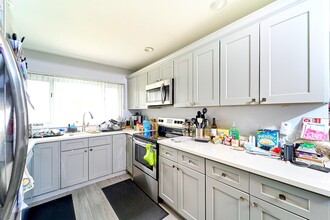 1452 Plum Ln in East Meadow, NY - Building Photo - Building Photo