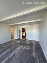 514 E Cypress Ave in Visalia, CA - Building Photo - Building Photo