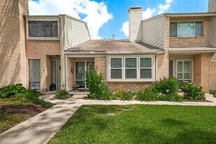 12625 Memorial Dr in Houston, TX - Building Photo