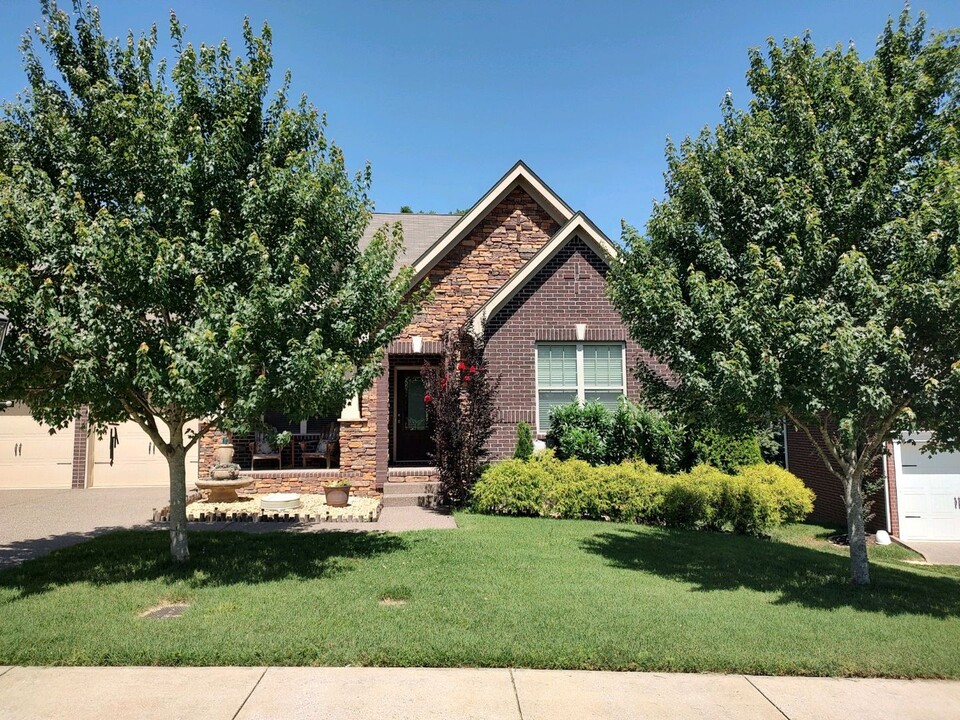 2732 Alvin Sperry Pass in Mount Juliet, TN - Building Photo