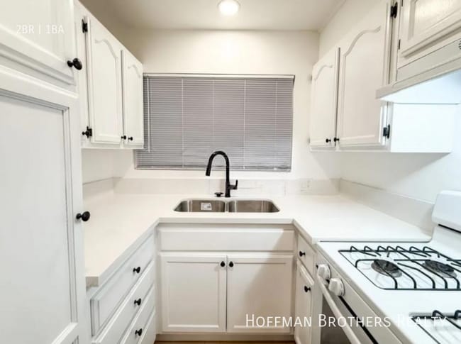 property at 4636 Laurel Canyon Blvd