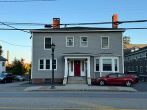 262 Main St in Auburn, ME - Foto de edificio - Building Photo