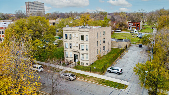 418-420 W 66th St in Chicago, IL - Building Photo - Building Photo