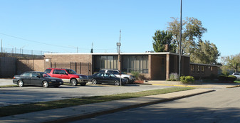 Dearborn Homes in Chicago, IL - Foto de edificio - Building Photo