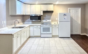 3214 Clopton St SW in Huntsville, AL - Building Photo - Building Photo