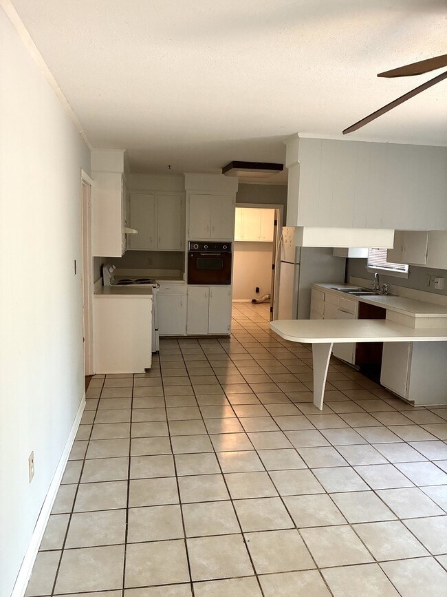 1258 Plantation Blvd