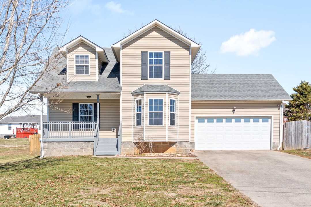 102 Meridians Way in Oak Grove, KY - Building Photo