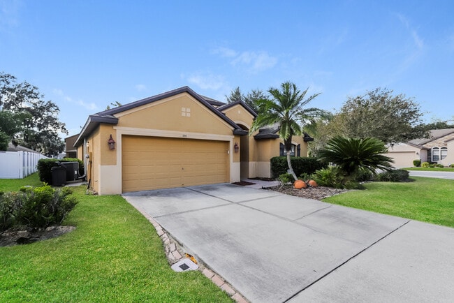 300 Oaklanding Dr in Mulberry, FL - Building Photo - Building Photo