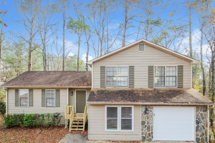 110 Lupine Ct in College Park, GA - Building Photo
