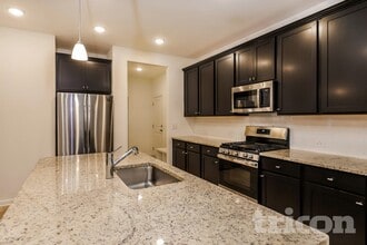 173 Everett Sq in Mcdonough, GA - Foto de edificio - Building Photo