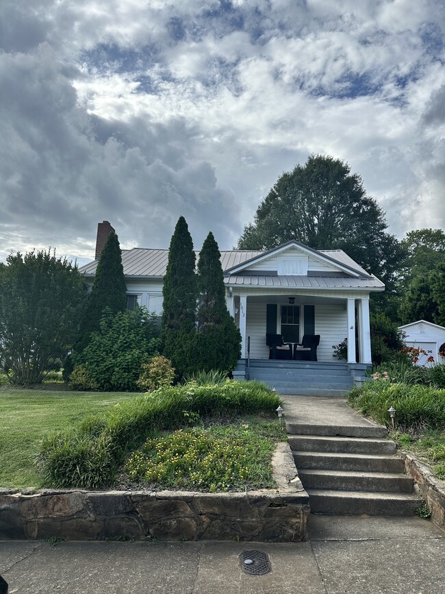 property at 1012 Olive Ave SW
