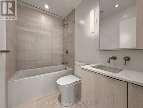 120 Broadway Ave in Toronto, ON - Building Photo - Building Photo