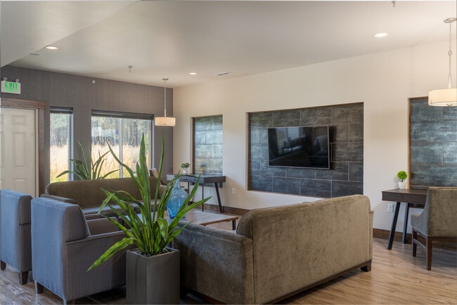 Blue Point Apartments in Spokane, WA - Building Photo - Building Photo