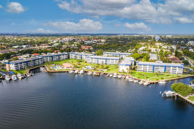 951 Spanish Cir in Delray Beach, FL - Building Photo - Building Photo