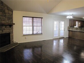 70 Merritt Dr in Bella Vista, AR - Building Photo - Building Photo