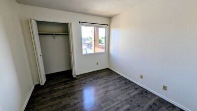 1810 E Blacklidge Dr in Tucson, AZ - Foto de edificio - Building Photo