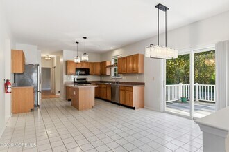 857 Woodbury Dr in Jackson Township, NJ - Building Photo - Building Photo