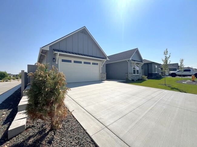 2282 S Hurd Ave in Nampa, ID - Building Photo - Building Photo