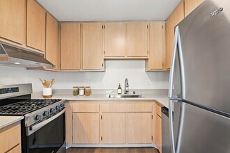 eaves Mission Ridge in San Diego, CA - Foto de edificio - Building Photo