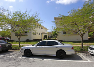 1700 Galiano St in Coral Gables, FL - Foto de edificio - Building Photo