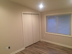 446 1/2 S 7th St, Unit 446 S 7th St in Forest City, IA - Building Photo - Building Photo