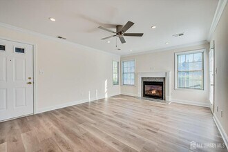 114 Longfield Ct in East Brunswick, NJ - Building Photo - Building Photo