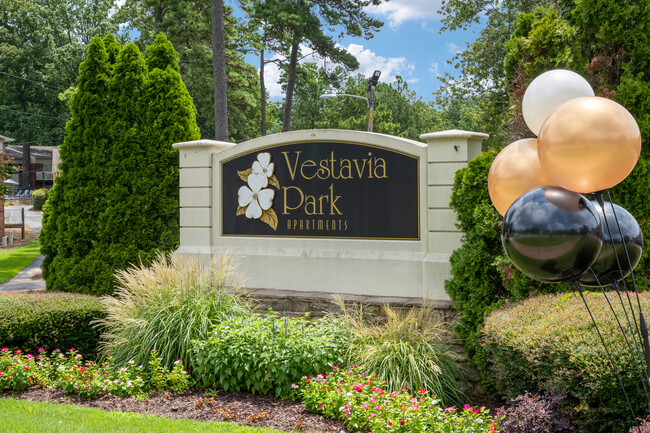 Vestavia Park Apartments in Vestavia Hills, AL - Building Photo - Building Photo