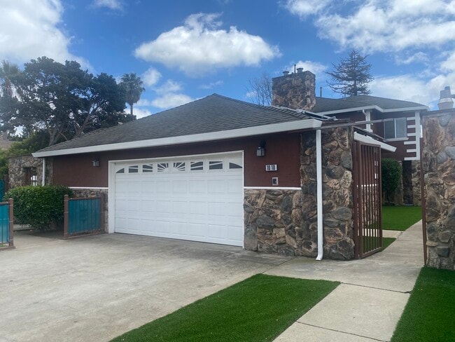 property at 1010 Weeks St