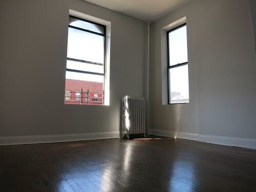 333 W 43rd St-Unit -2 in New York, NY - Building Photo