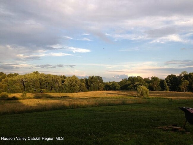 312 River Rd in Ulster Park, NY - Building Photo - Building Photo