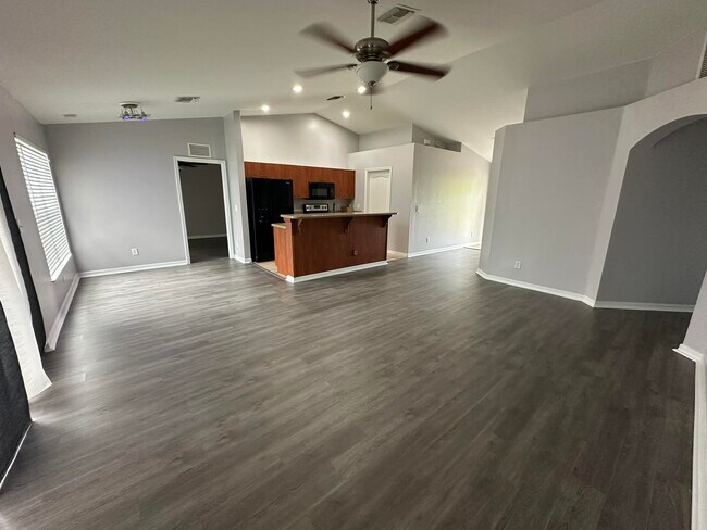 2805-2866 66th St W in Lehigh Acres, FL - Building Photo - Building Photo