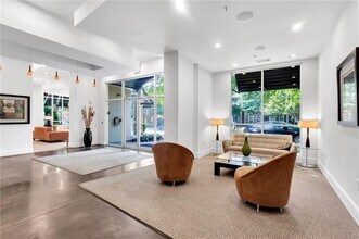 870 Inman Vlg Pkwy NE in Atlanta, GA - Building Photo - Building Photo