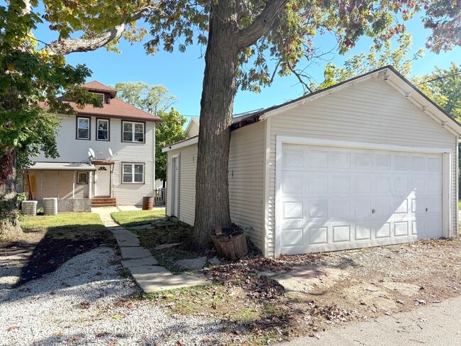 828 Lenox Ave in Waukegan, IL - Building Photo - Building Photo