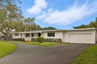 5920 SW 114th Terrace in Miami, FL - Building Photo - Building Photo
