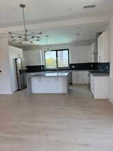 1901 Preuss Rd, Unit Preuss in Los Angeles, CA - Building Photo - Building Photo