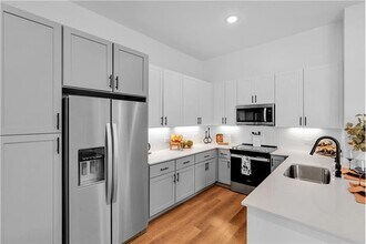 400 Retriever Rd in Garland, TX - Building Photo - Building Photo