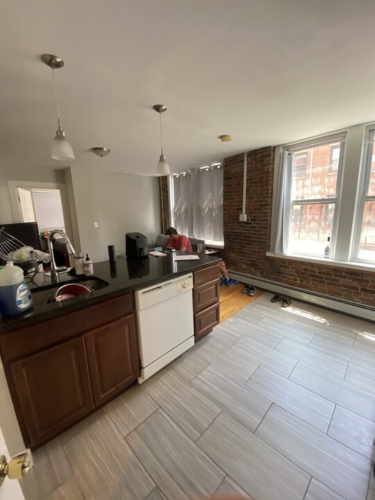 8 Euston St, Unit 3 in Brookline, MA - Building Photo