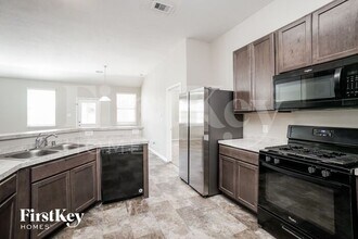 1625 Rd 5102 in Cleveland, TX - Building Photo - Building Photo